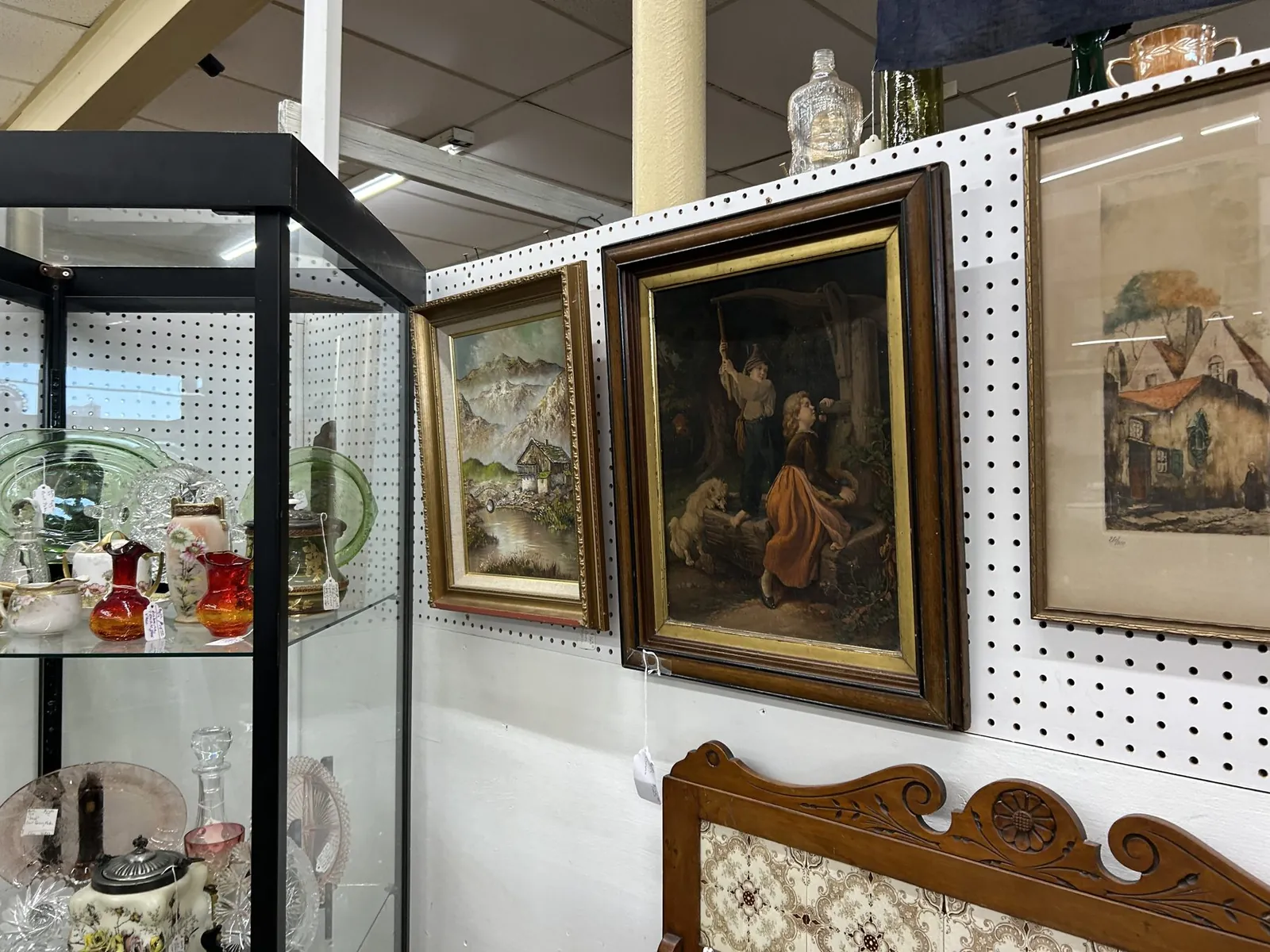 bangor-antiques-mall-framed-paintings-and-vintage-wall-art