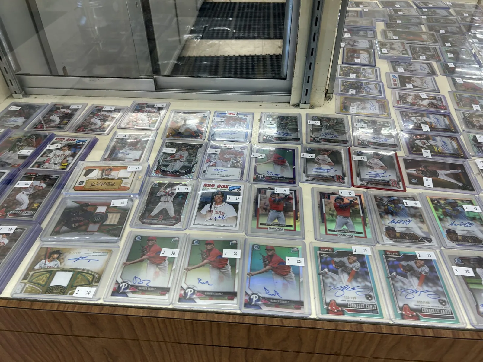 bangor-antiques-mall-sports-trading-cards-glass-counter