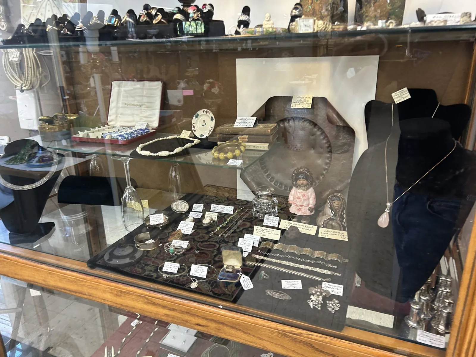 bangor-antiques-mall-vintage-jewelry-counter-display