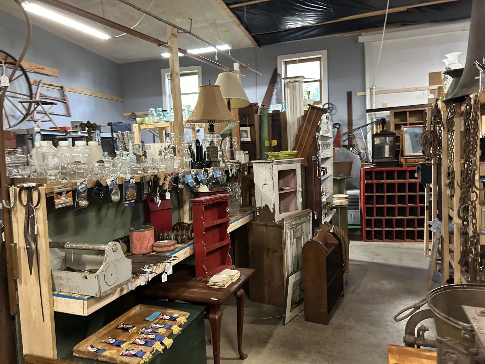 bangor-antiques-mall-vintage-lamps-and-home-decor